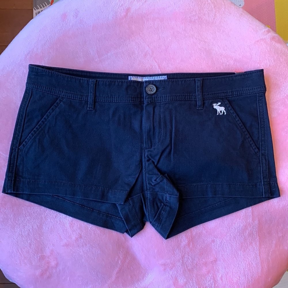 Abercrombie & Fitch, new navy shorts, size 4